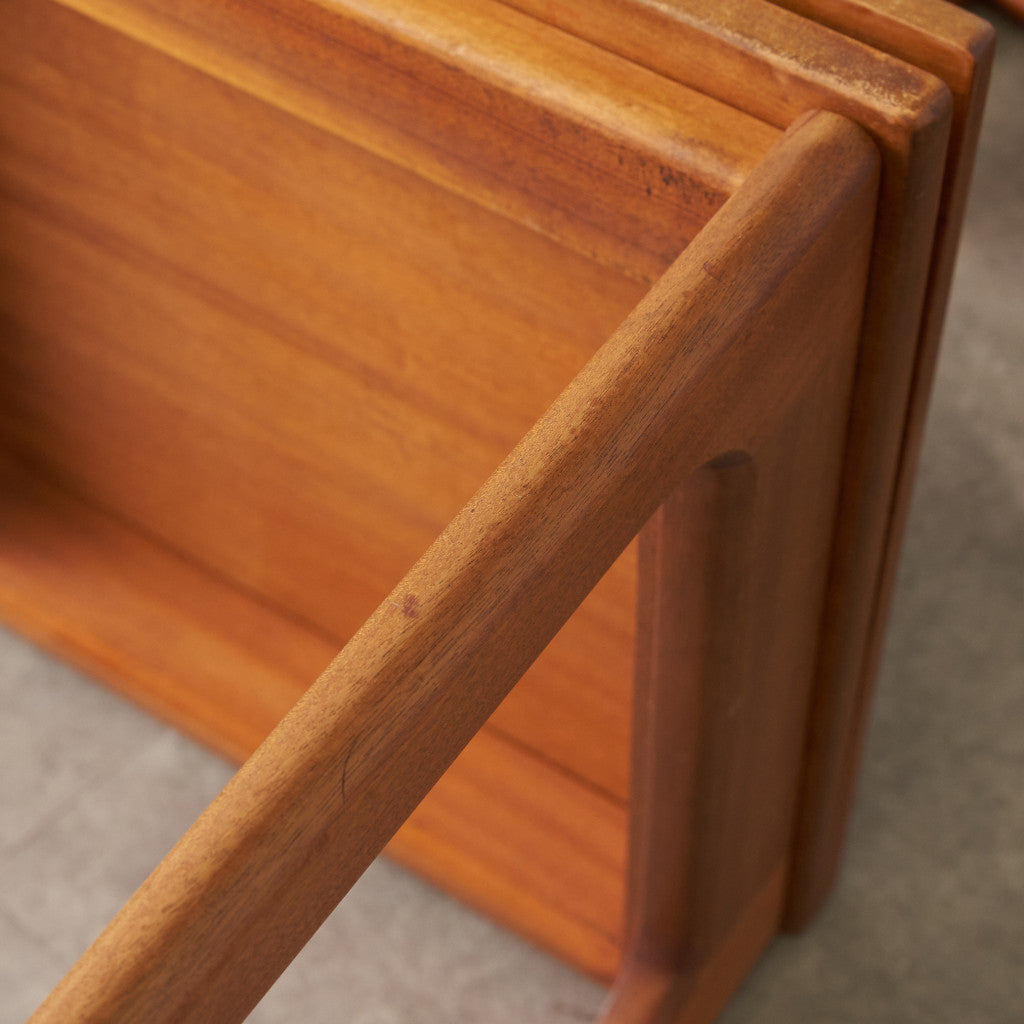 ヴィンテージ 拡張式天板付き ネストテーブル