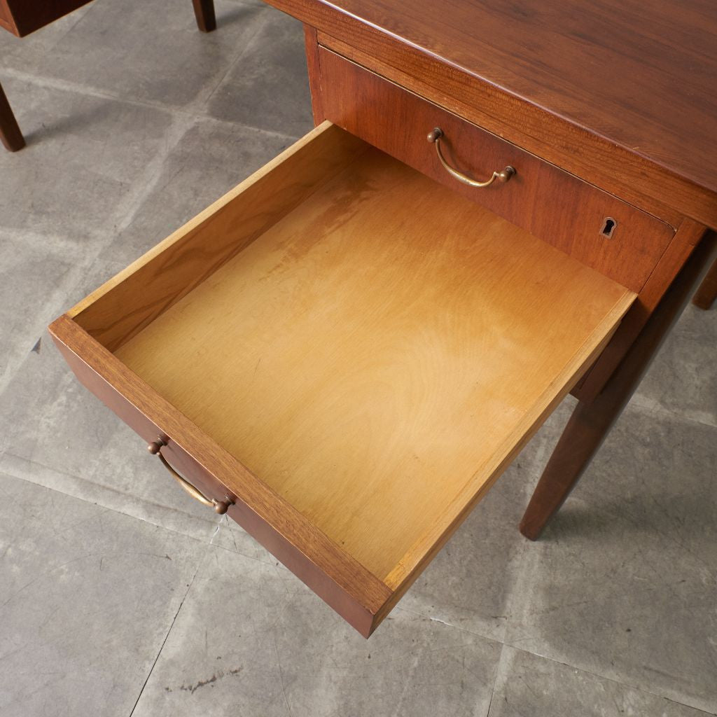 デンマーク製ヴィンテージ 両袖デスク