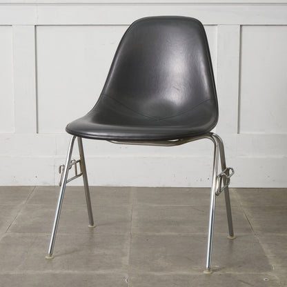 サイドシェルチェア スタッキングベース