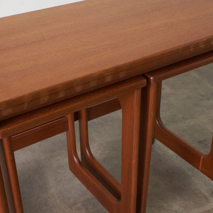 ヴィンテージ 拡張式天板付き ネストテーブル