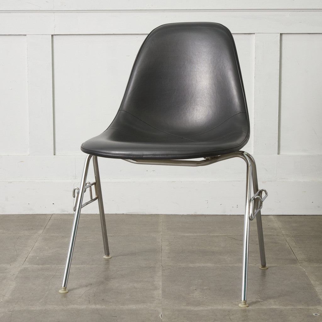 サイドシェルチェア スタッキングベース