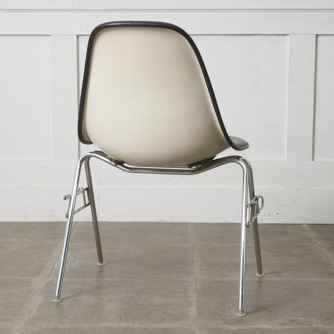 サイドシェルチェア スタッキングベース