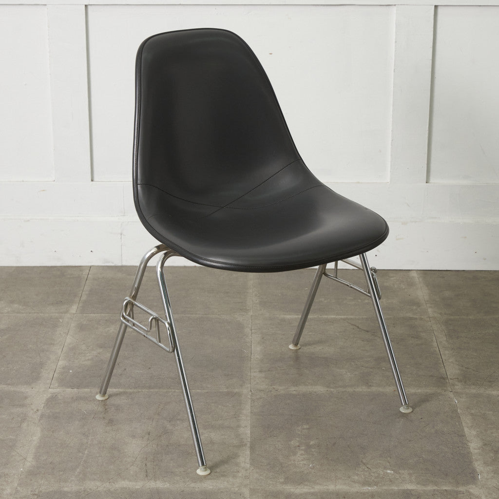 サイドシェルチェア スタッキングベース