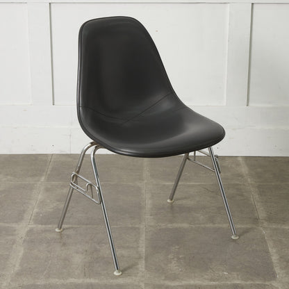 サイドシェルチェア スタッキングベース