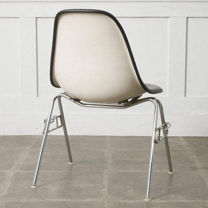 サイドシェルチェア スタッキングベース