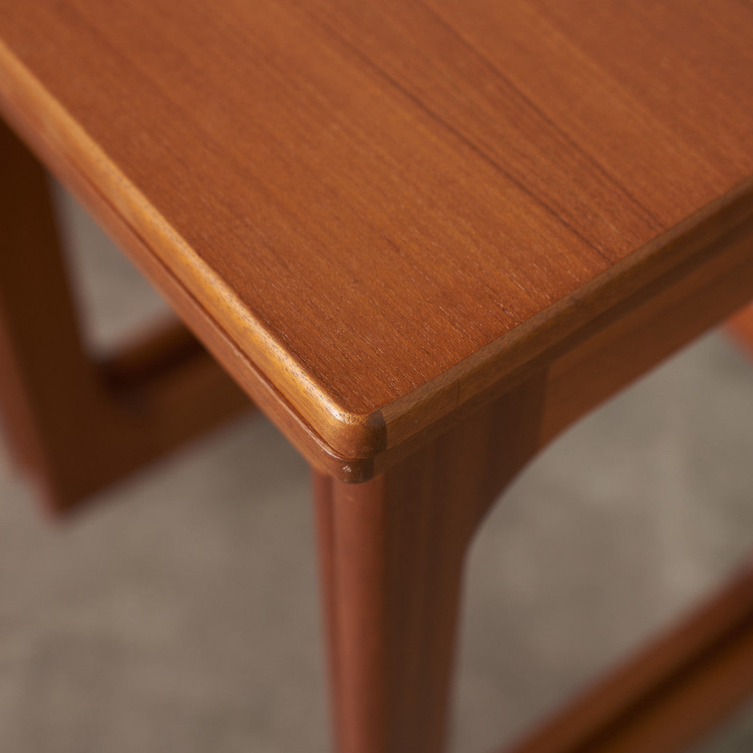 ヴィンテージ 拡張式天板付き ネストテーブル