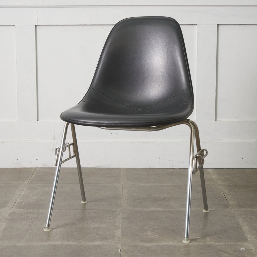 サイドシェルチェア スタッキングベース