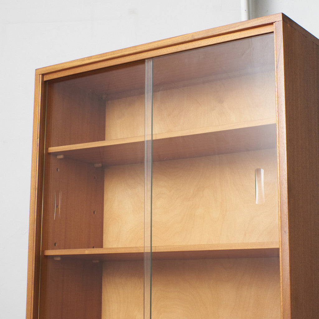 Cumbrae ヴィンテージ ガラスキャビネット