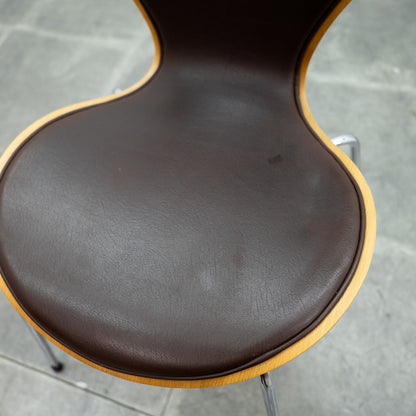 セブンチェア / フロントパディング