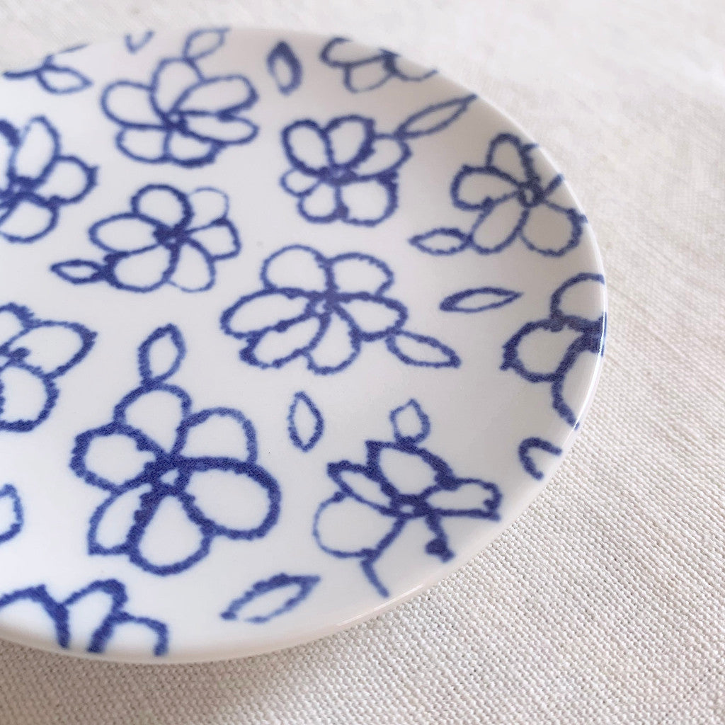 マリアンヌハルバーグ 瀬戸焼 豆皿 花柄