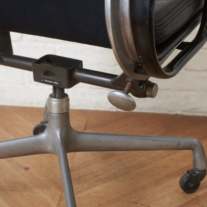 イームズ ソフトパッド マネジメントチェア