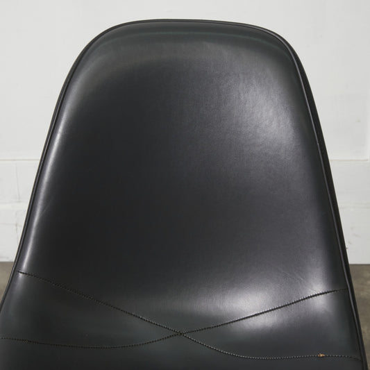 サイドシェルチェア スタッキングベース