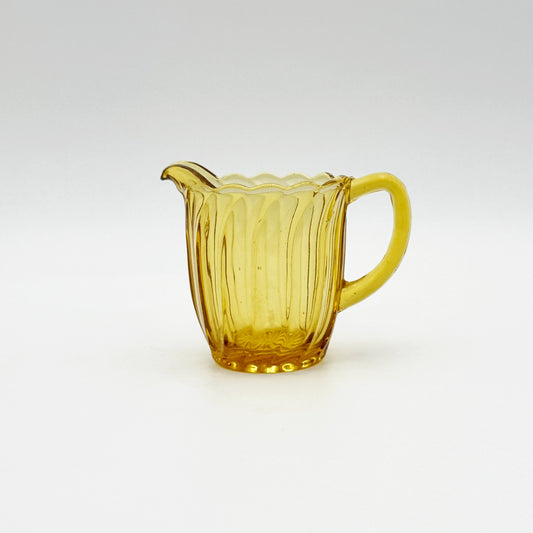 ガラス ミルクピッチャー