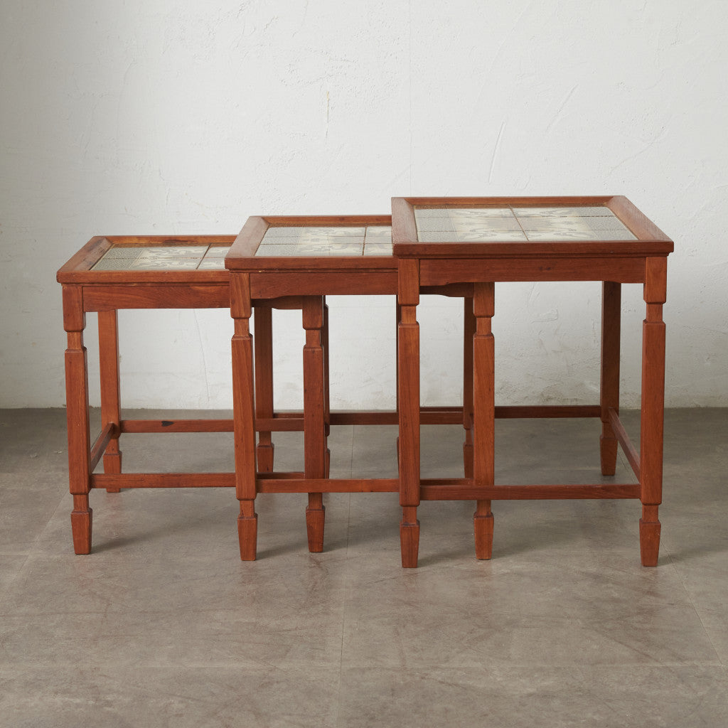 英国ヴィンテージ タイルトップ ネストコーヒーテーブル