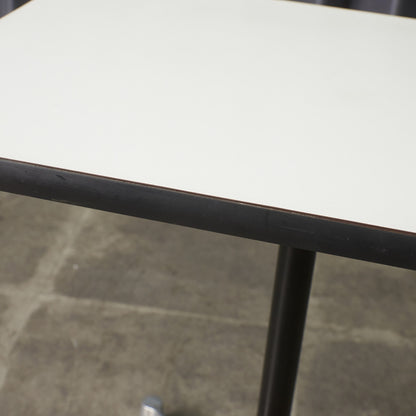 イームズ コントラクトベース テーブル