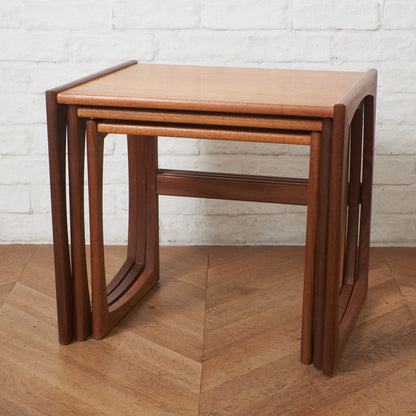 Quadrille ヴィンテージ ネストテーブル