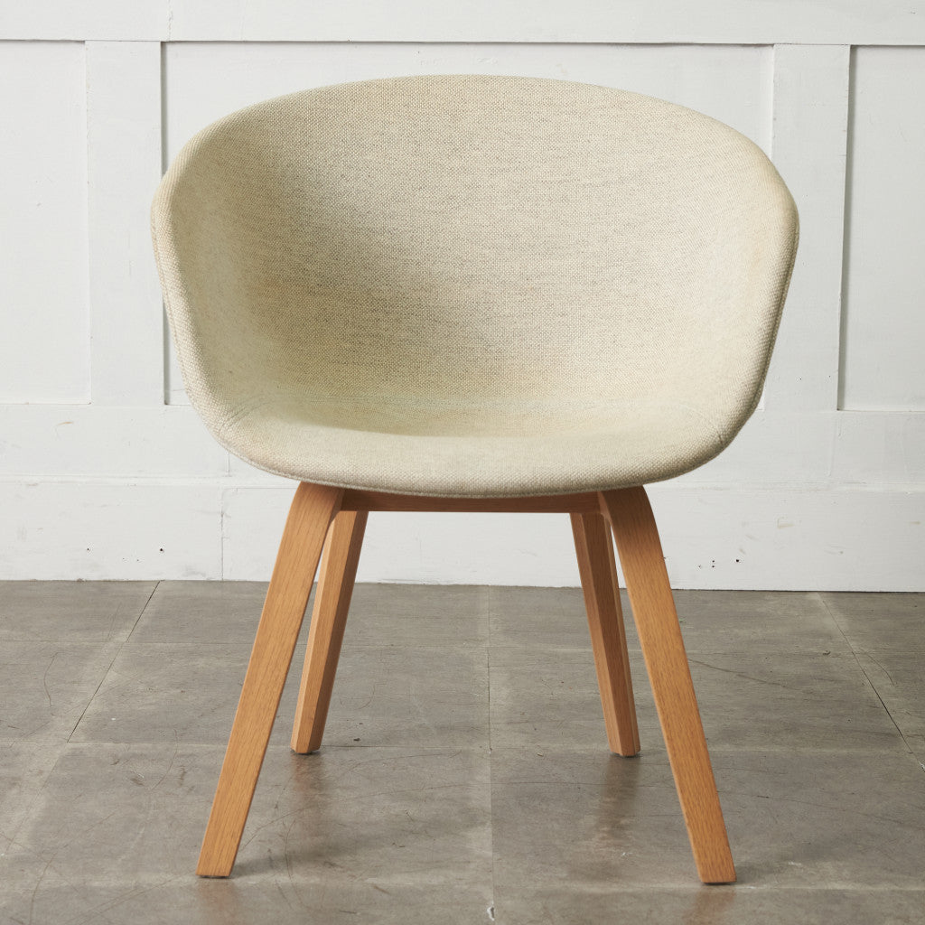 ABOUT A CHAIR アバウト ア チェア