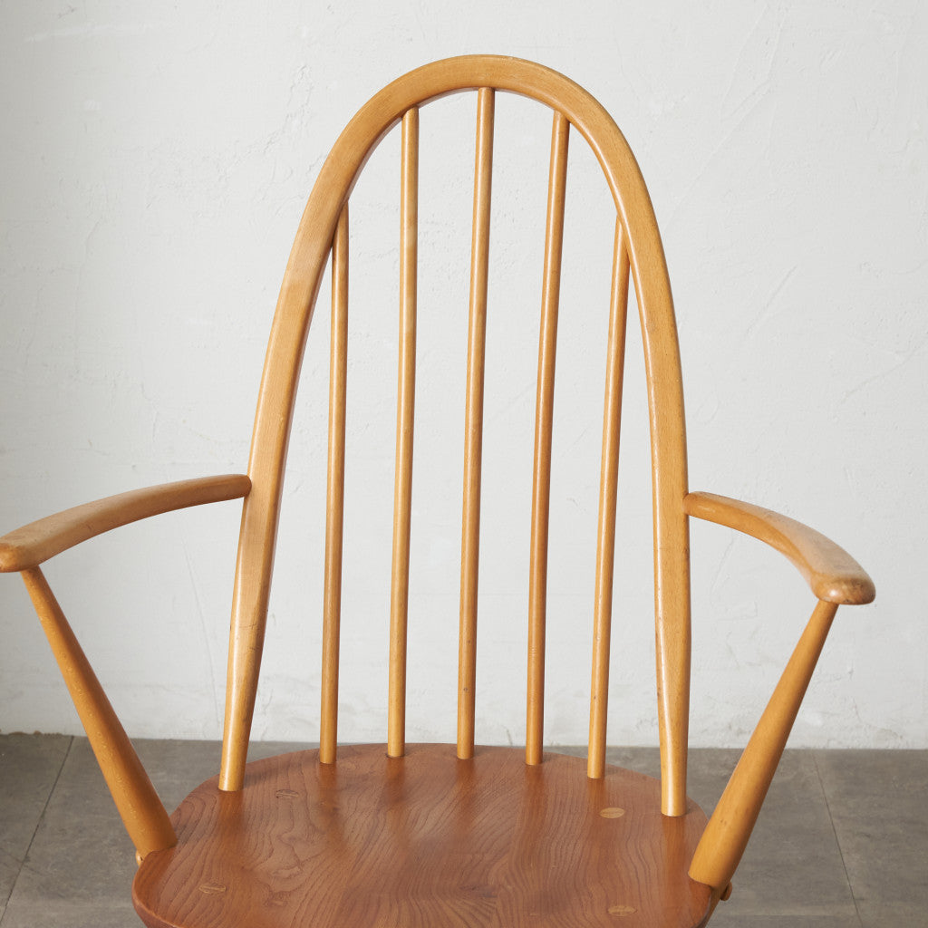 ヴィンテージ クエーカーアームチェア/ラウンドゴールドラベル