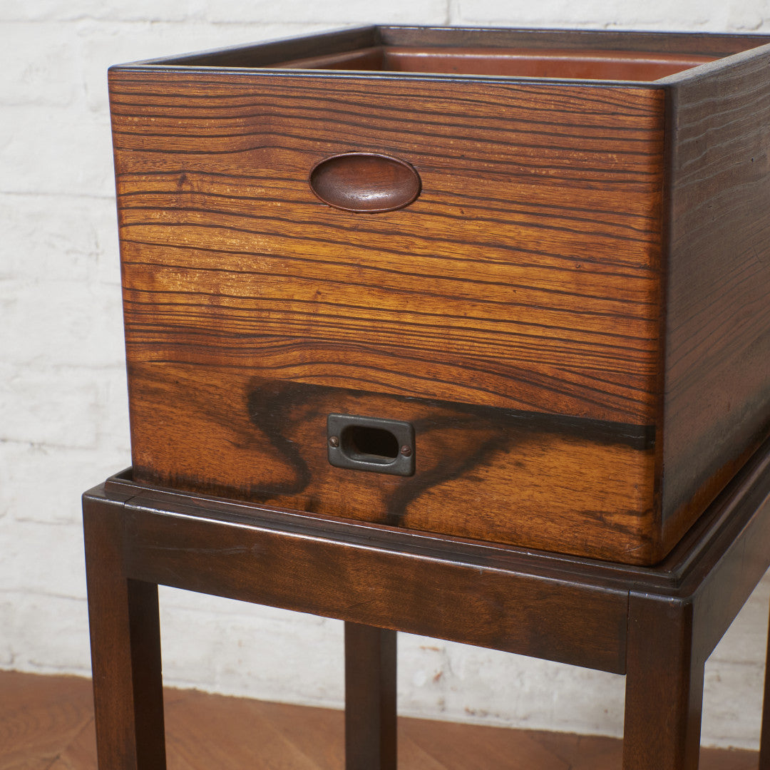 台付き 角火鉢 – rocca rocca