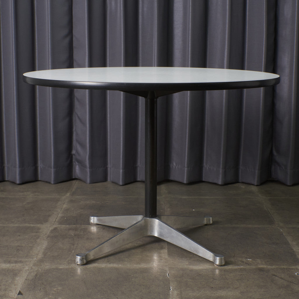 イームズ コントラクトベース ラウンドテーブル