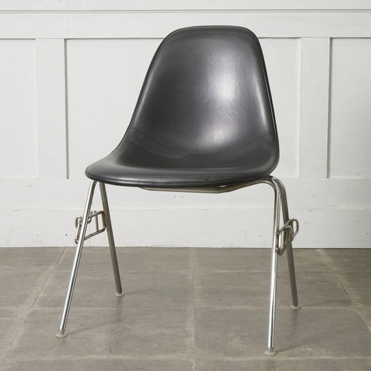 サイドシェルチェア スタッキングベース