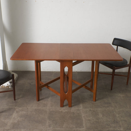 ドロップリーフゲートレッグテーブル