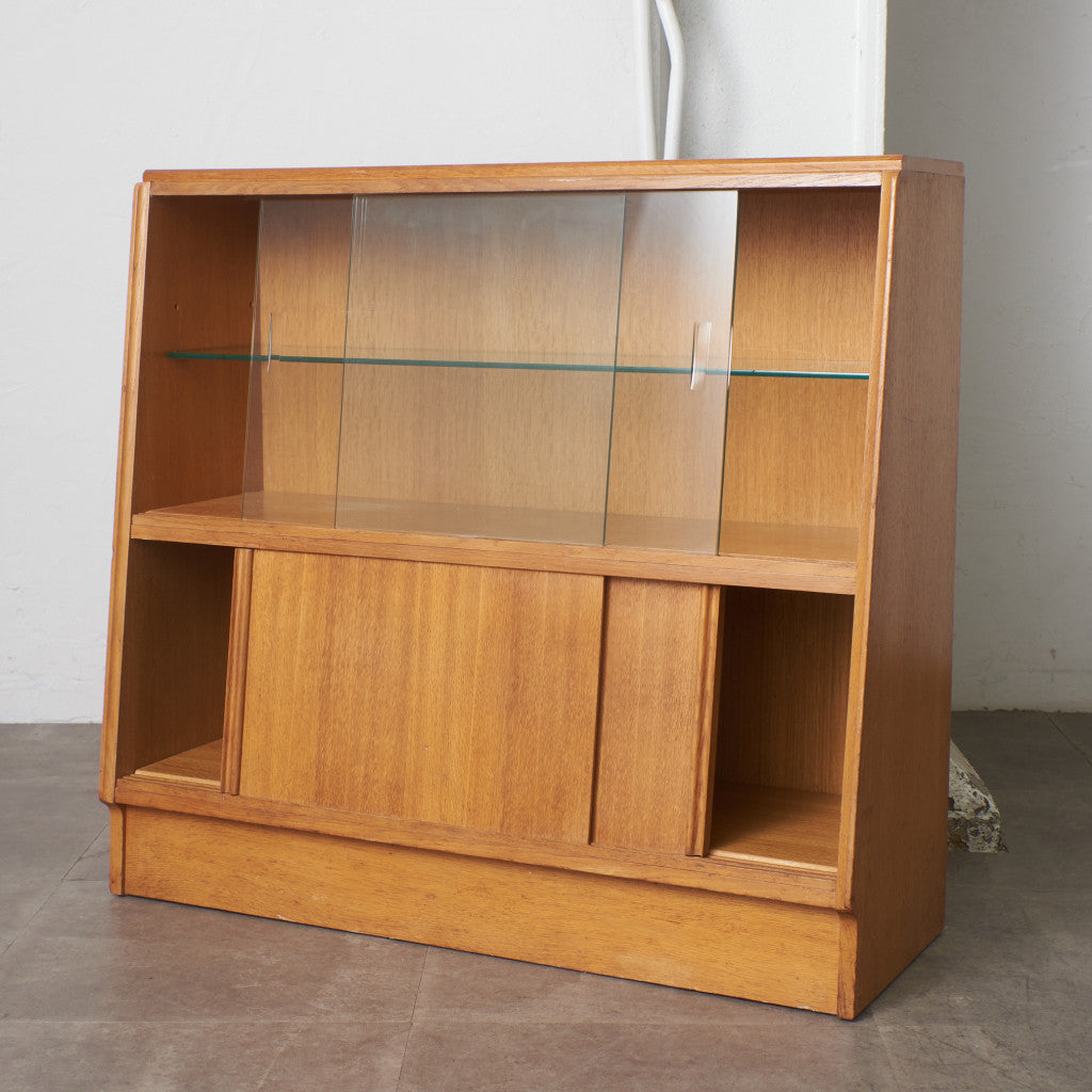 Brandon ガラスキャビネット