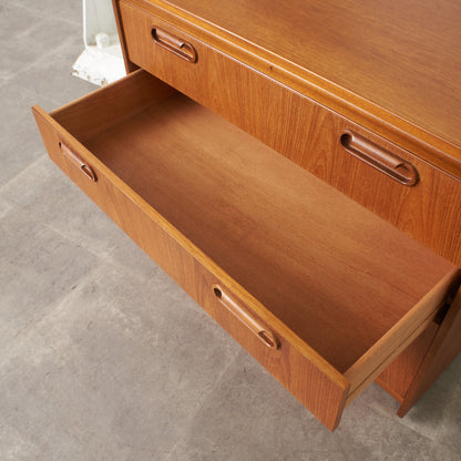 英国 ヴィンテージ 3段 チェスト