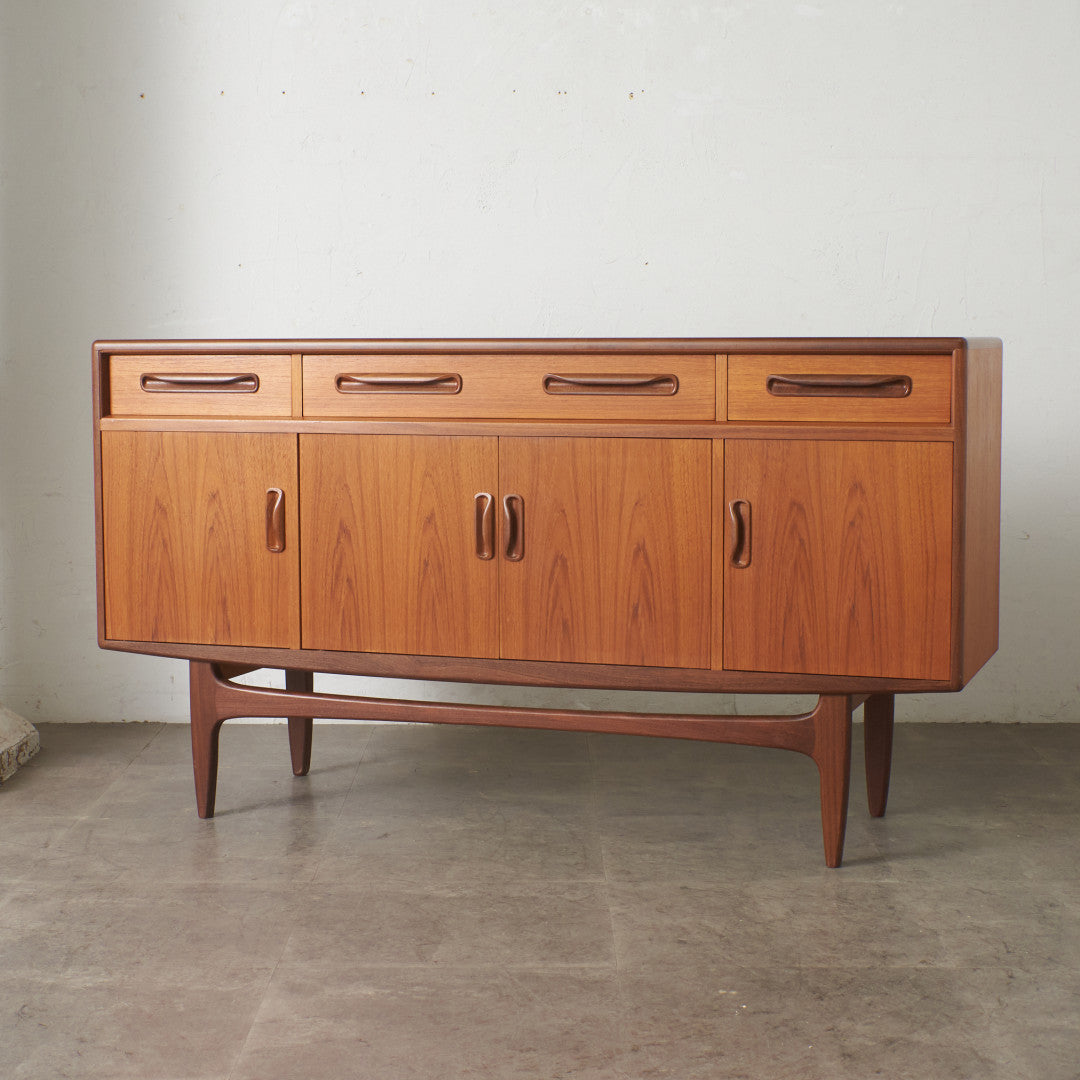 Fresco 脚付きサイドボード (4072)