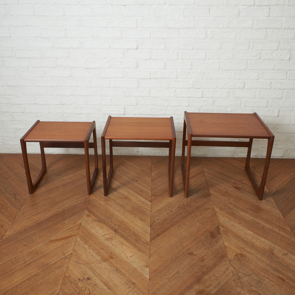 Quadrille ヴィンテージ ネストテーブル