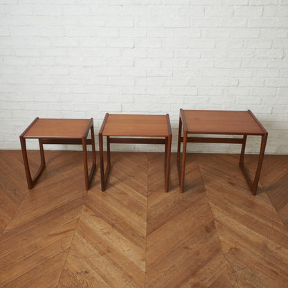 Quadrille ヴィンテージ ネストテーブル