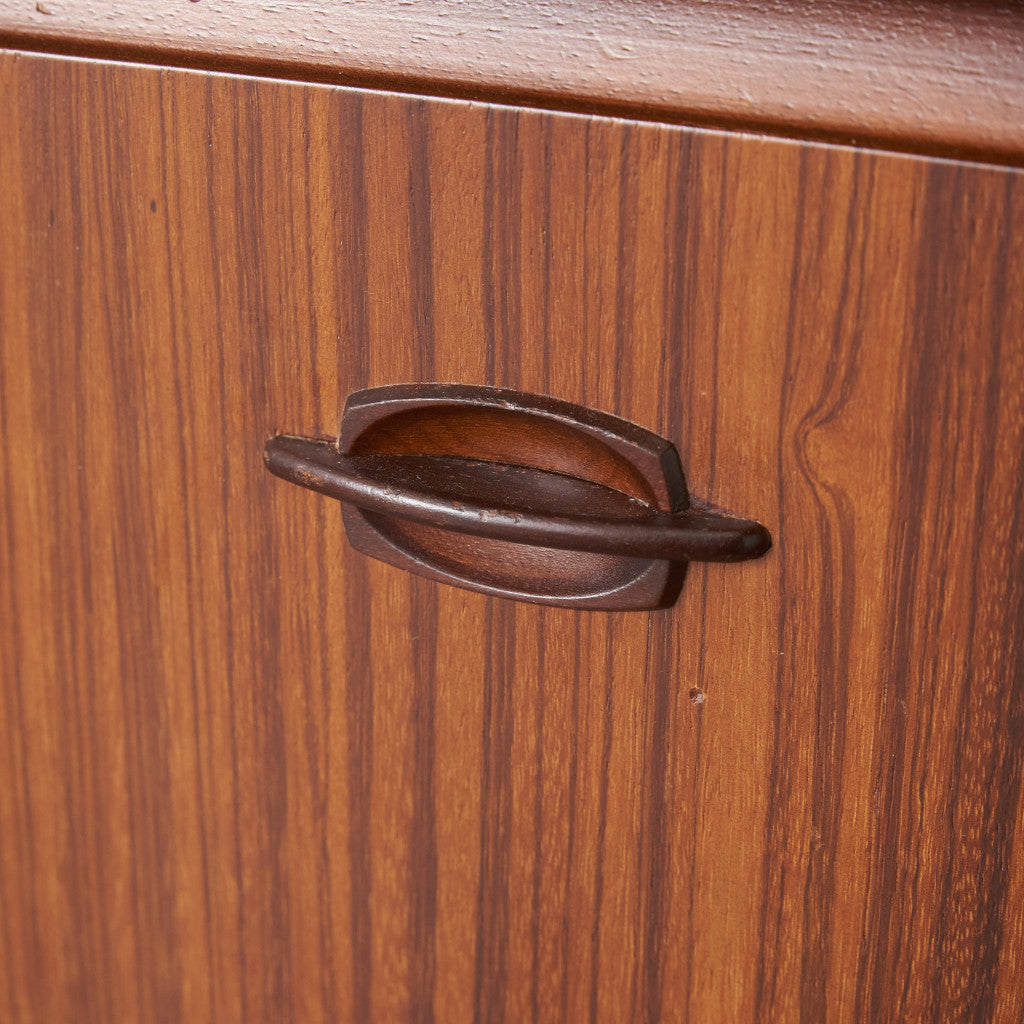 英国ヴィンテージ サイドボード