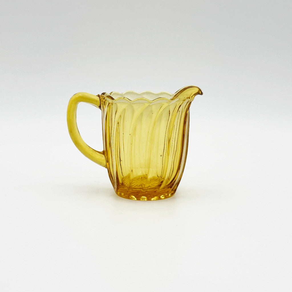 ガラス ミルクピッチャー