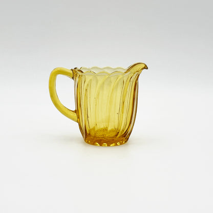 ガラス ミルクピッチャー