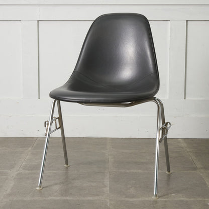 サイドシェルチェア スタッキングベース