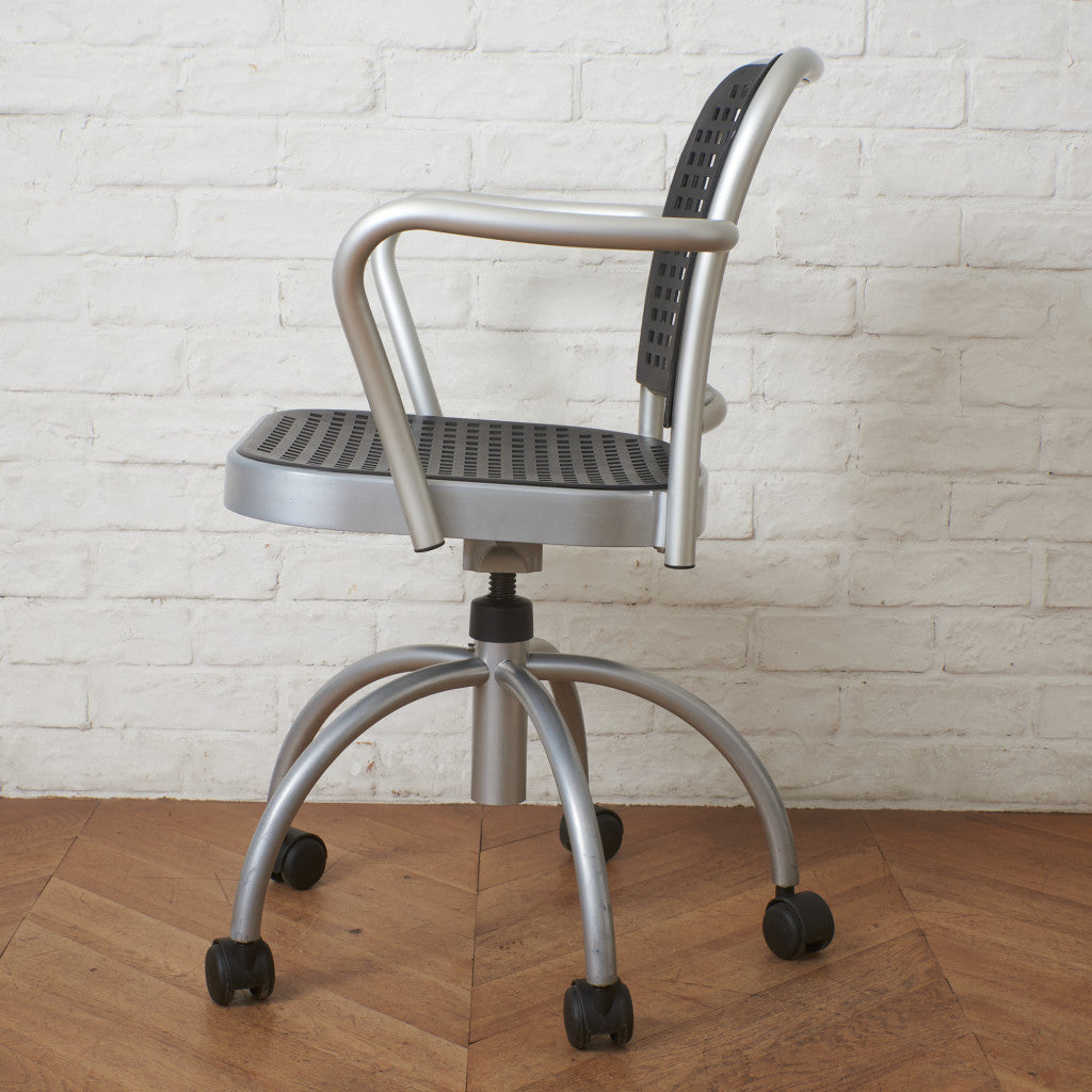 Silver スウィベルチェア