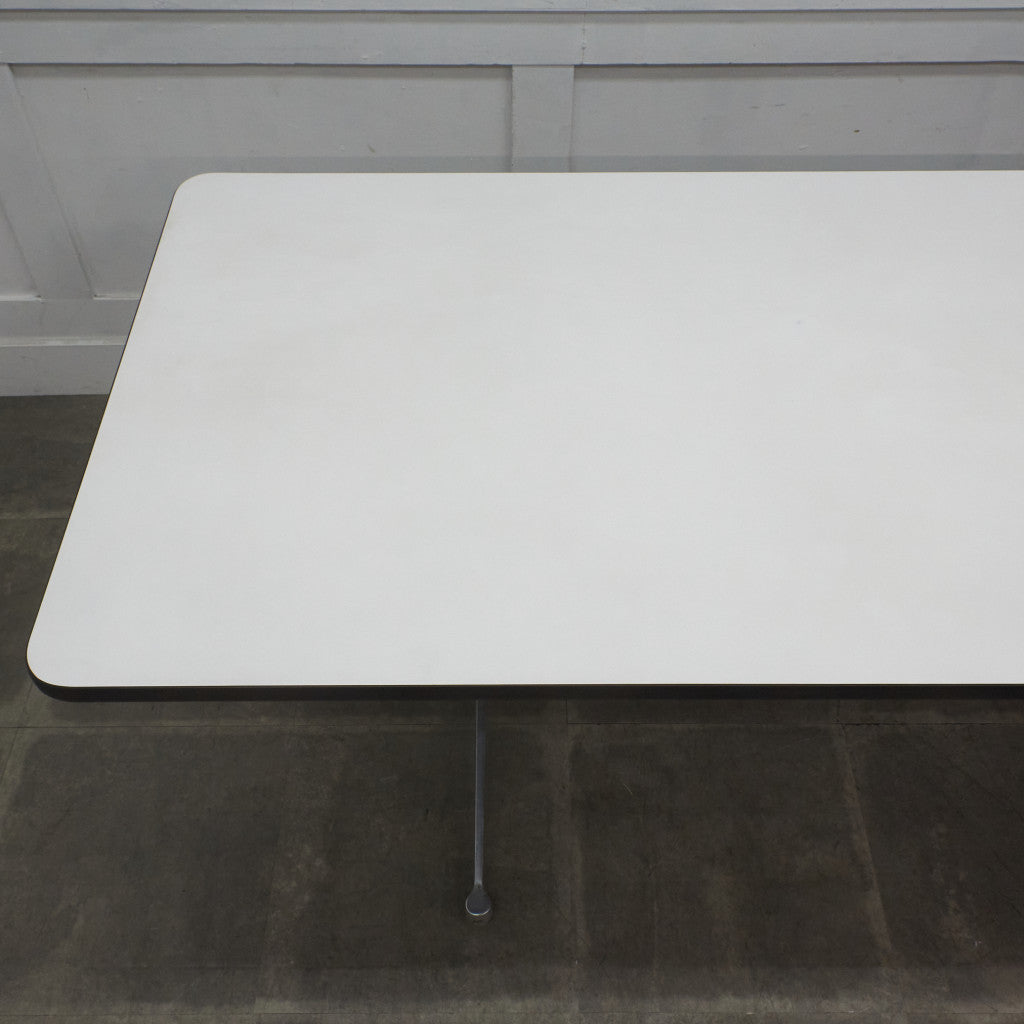 イームズ コントラクトベース ミーティングテーブル