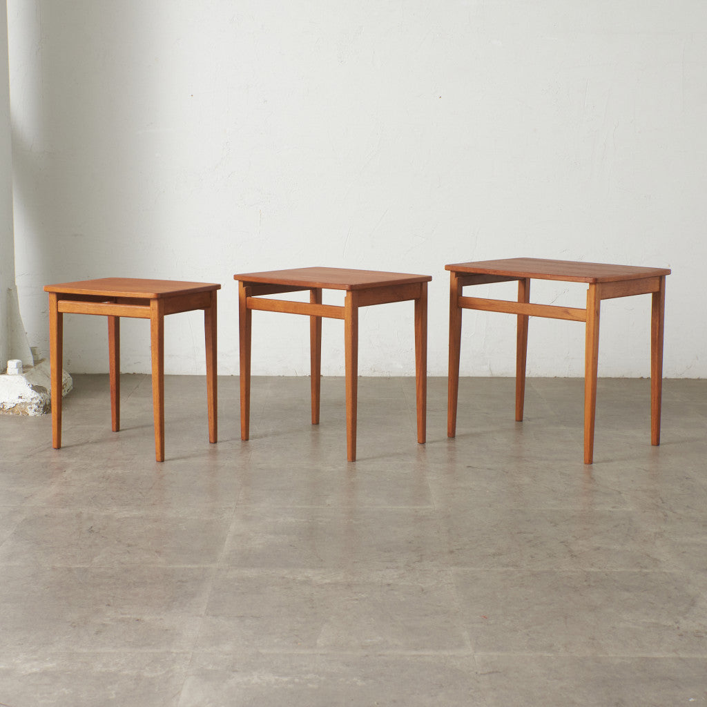 英国ヴィンテージ ネストテーブル