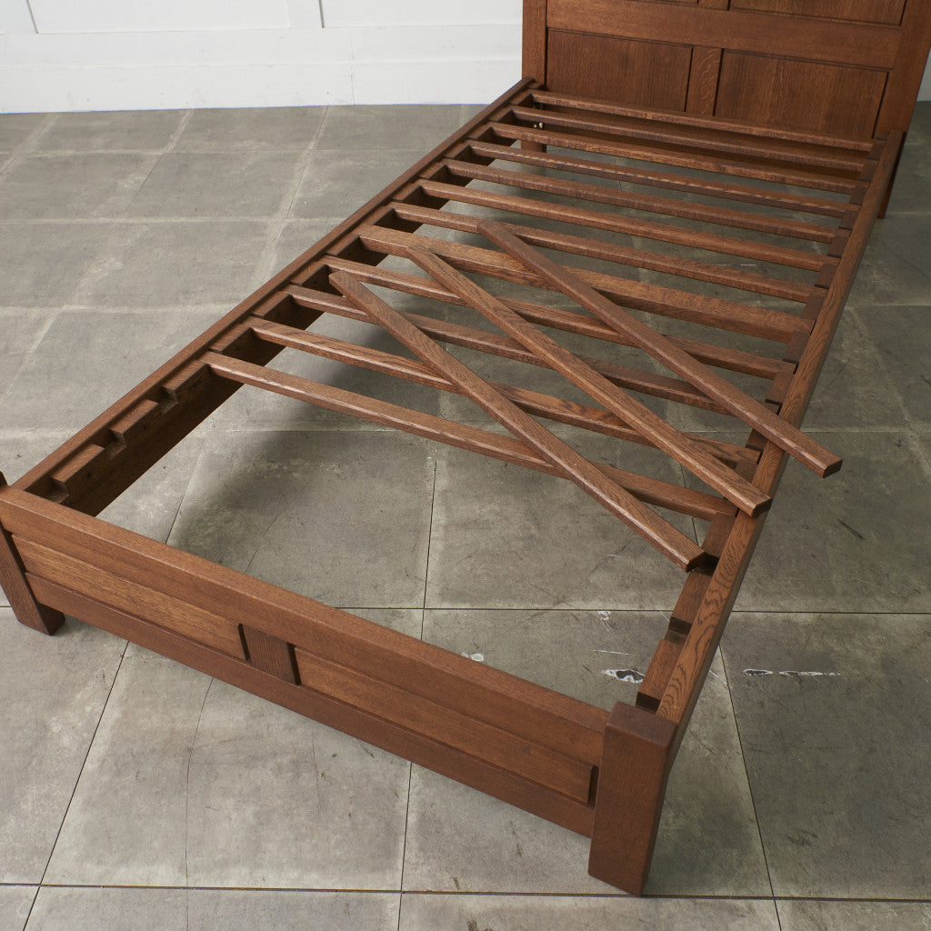 クラシック ベッドフレーム / シングルサイズ