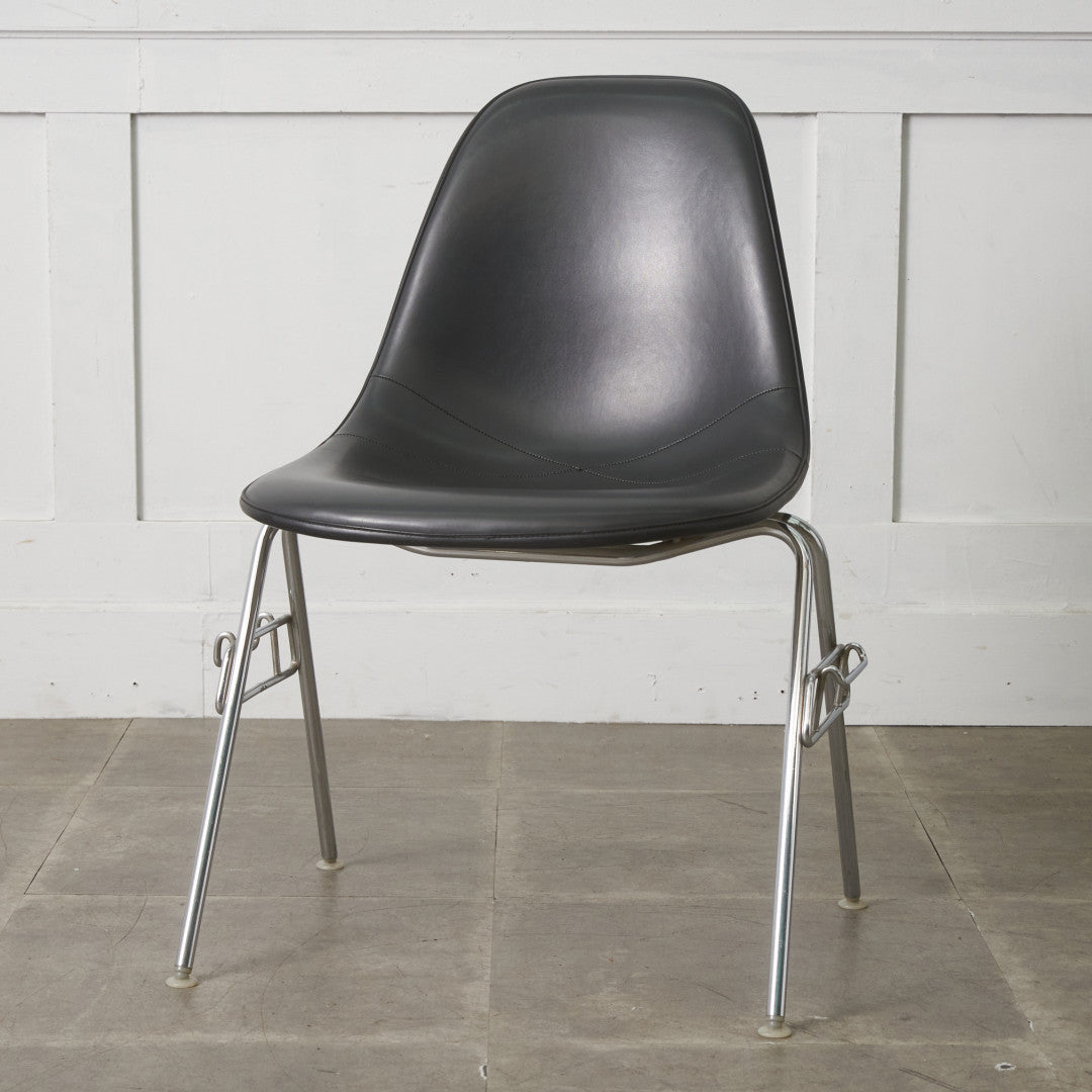 サイドシェルチェア スタッキングベース