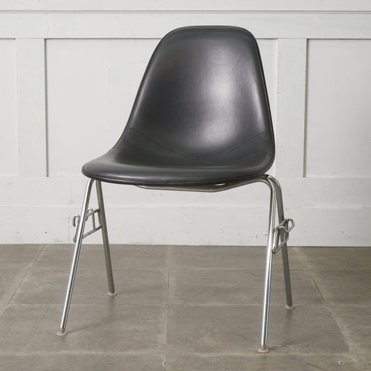 サイドシェルチェア スタッキングベース