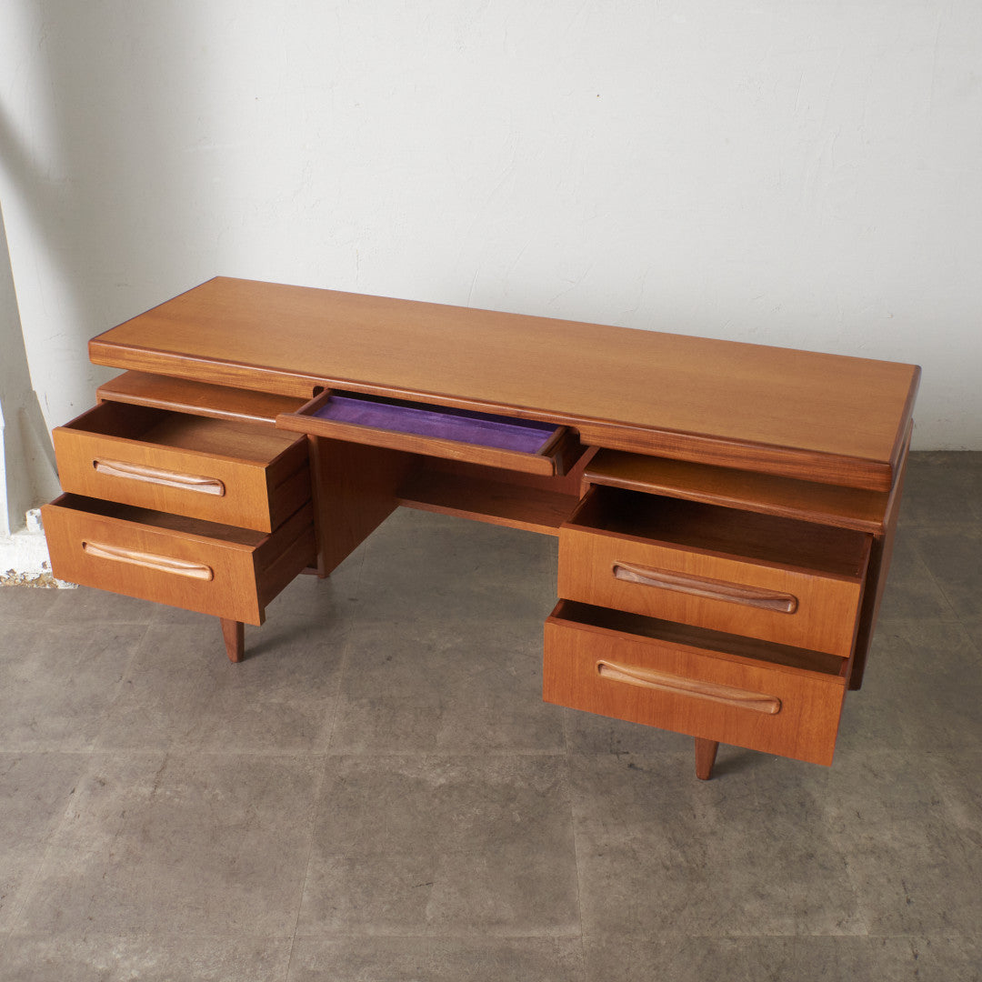 New Fresco ヴィンテージ デスク｜ジープラン G-PLAN｜ビクター