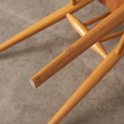 スティックバックチェア