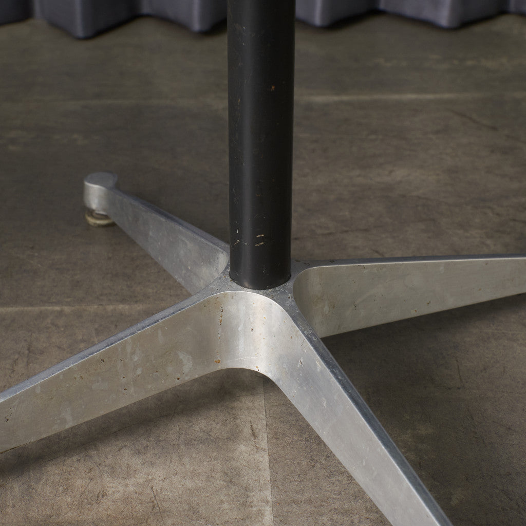 イームズ コントラクトベース ラウンドテーブル