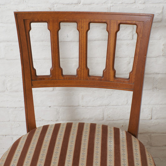 TRIUNE サイドチェア