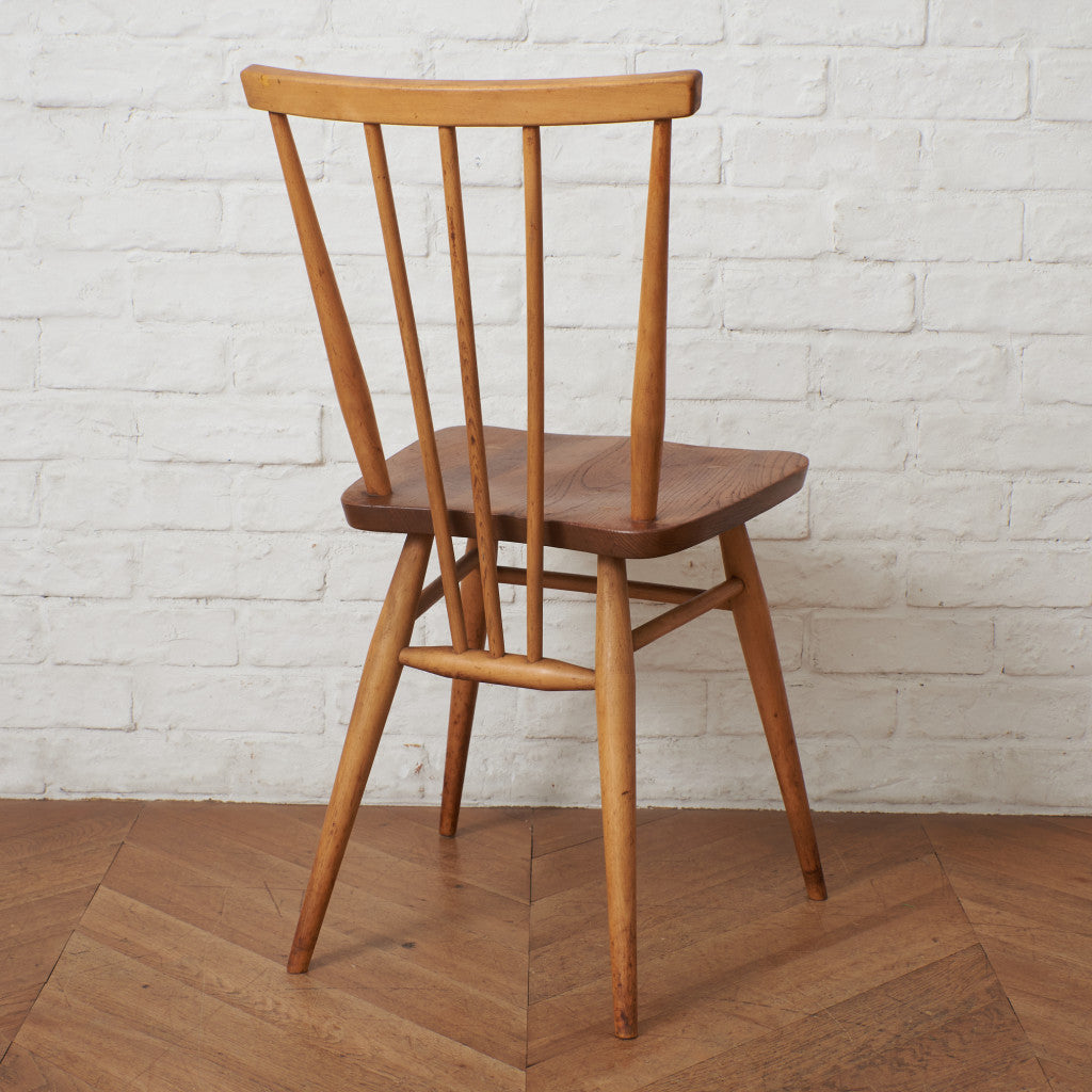 スティックバックチェア