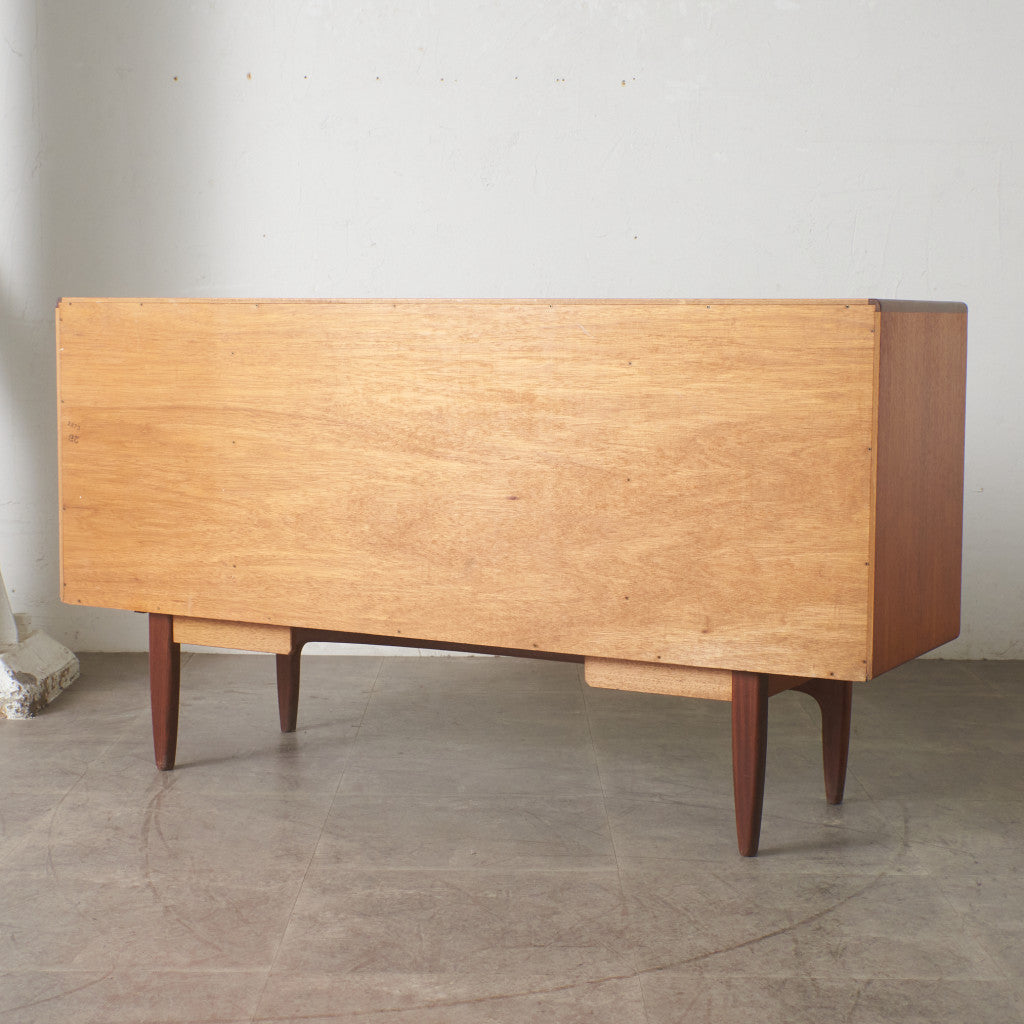 Fresco 脚付きサイドボード (4072)