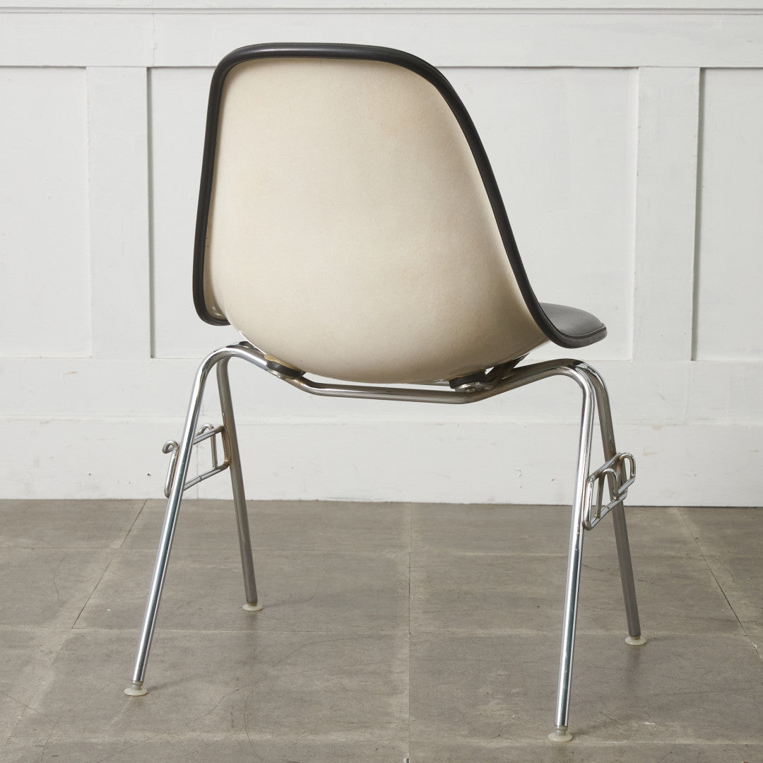 サイドシェルチェア スタッキングベース