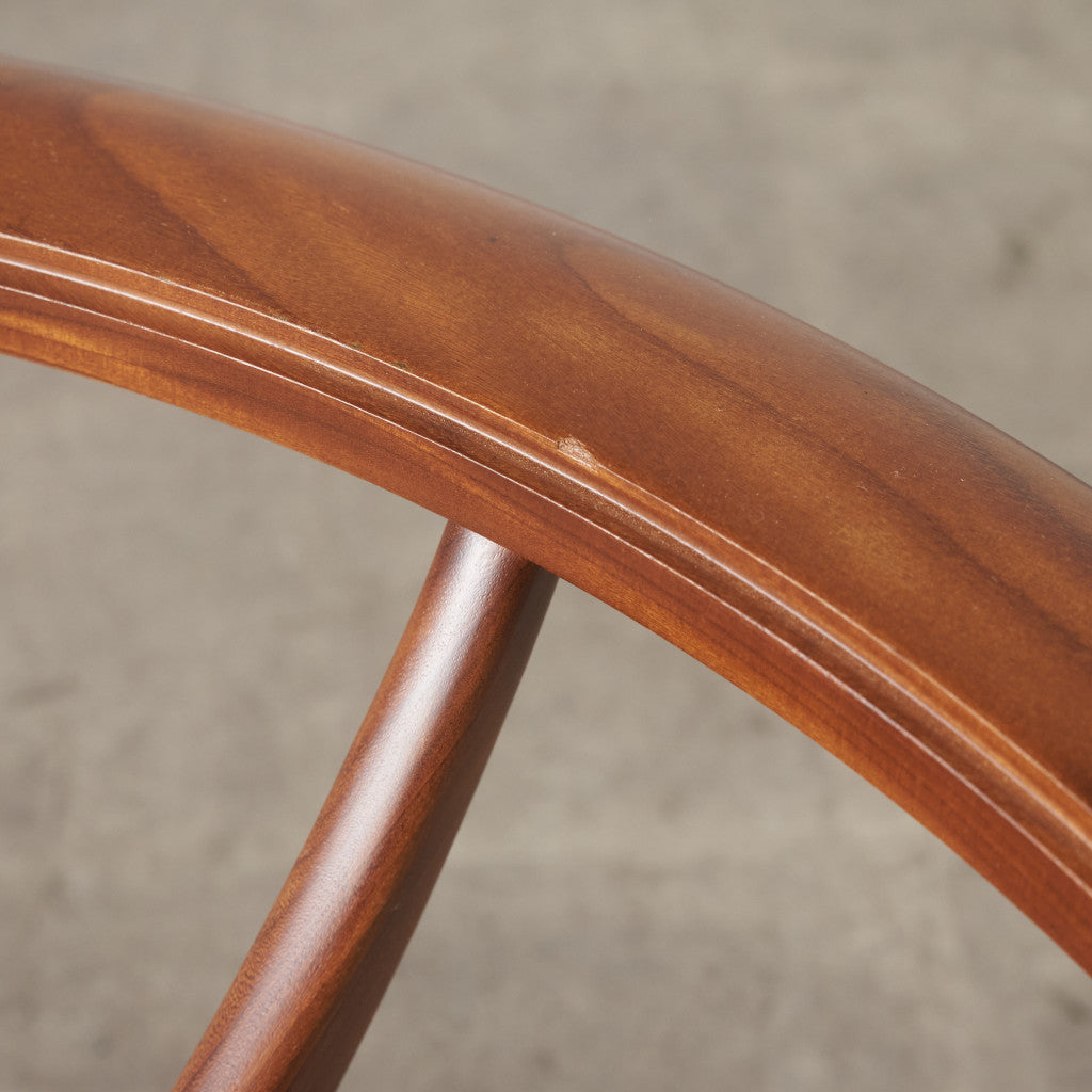 スパイダーコーヒーテーブル