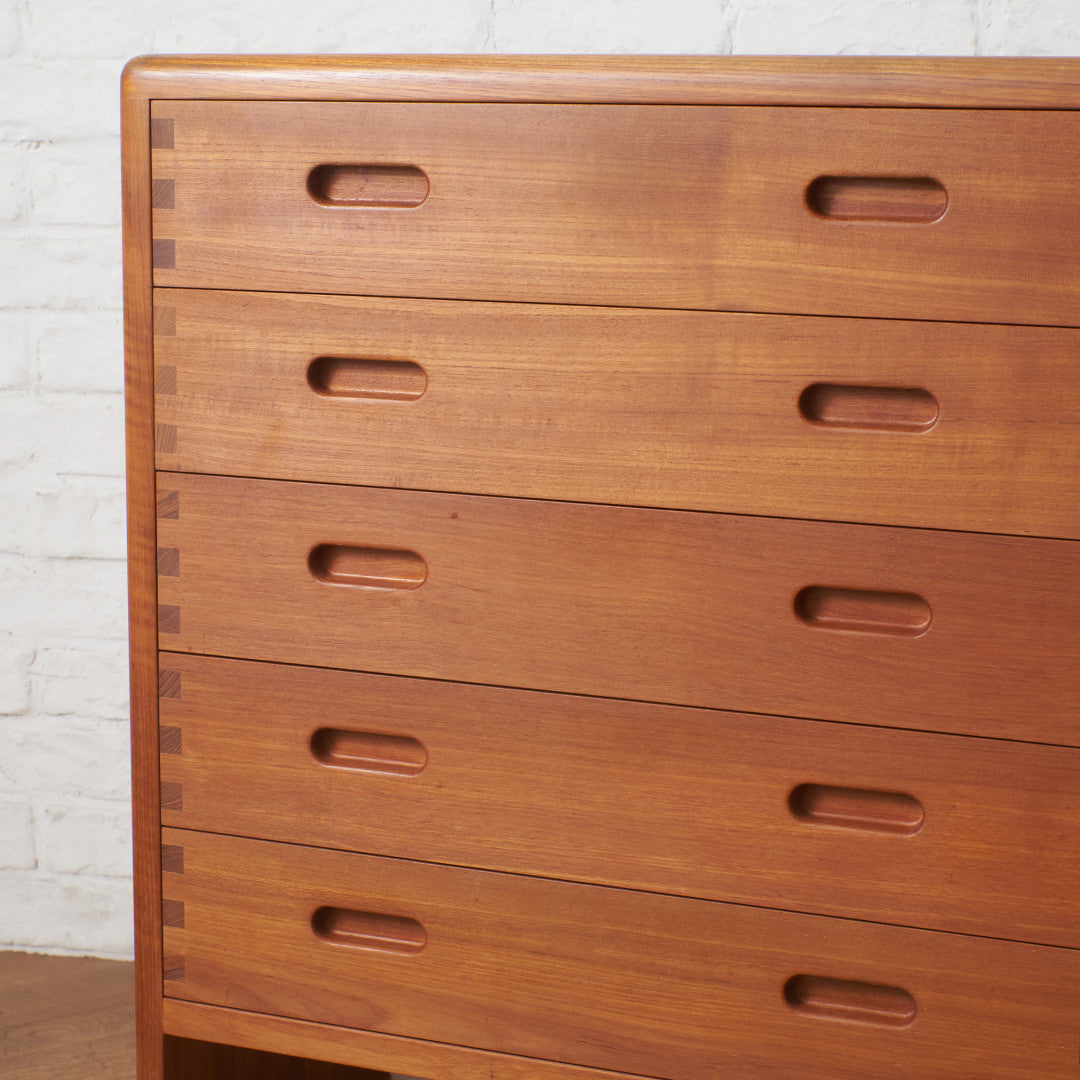 デンマークヴィンテージ チーク無垢材 5段チェスト｜ニールス・バッハ
